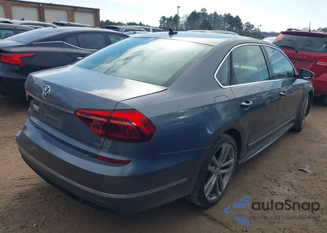 2017 Volkswagen Passat 1.8T R-Line из США, поврежденный, VIN 1VWDT7A33HC058444